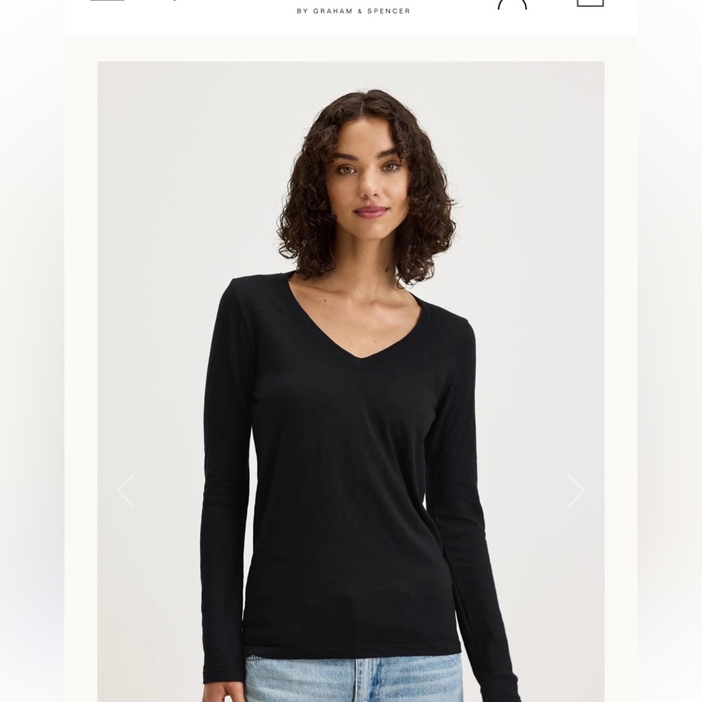 Velvet by Graham & Spencer Long Sleeve V neck 2 T’s small black & olive Like new
